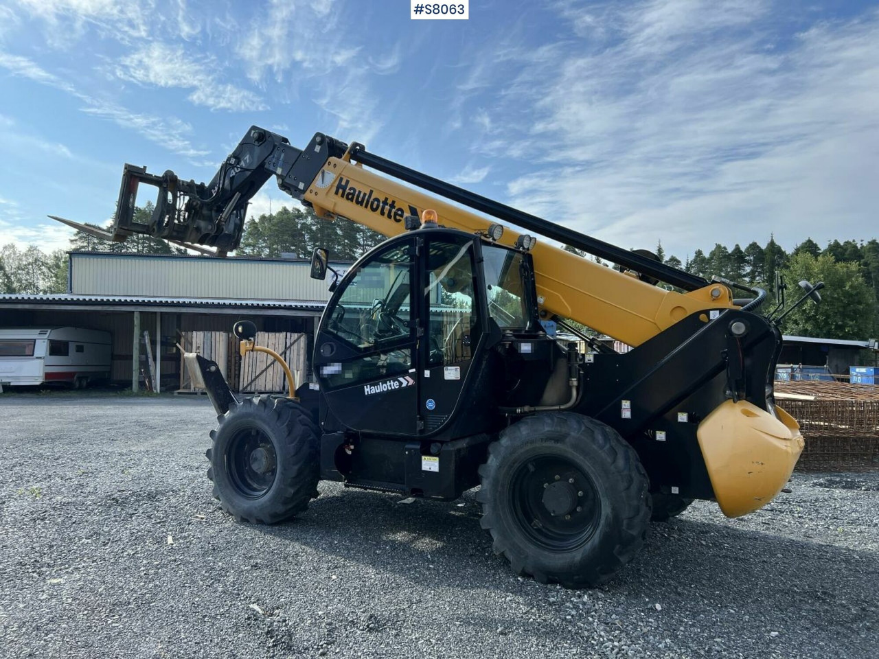Teleskopic loader Haulotte HTL4017 with only 2619,7 hours - Chariot télescopique: photos 1 Teleskopic loader Haulotte HTL4017 with only 2619,7 hours - Chariot télescopique: photos 1