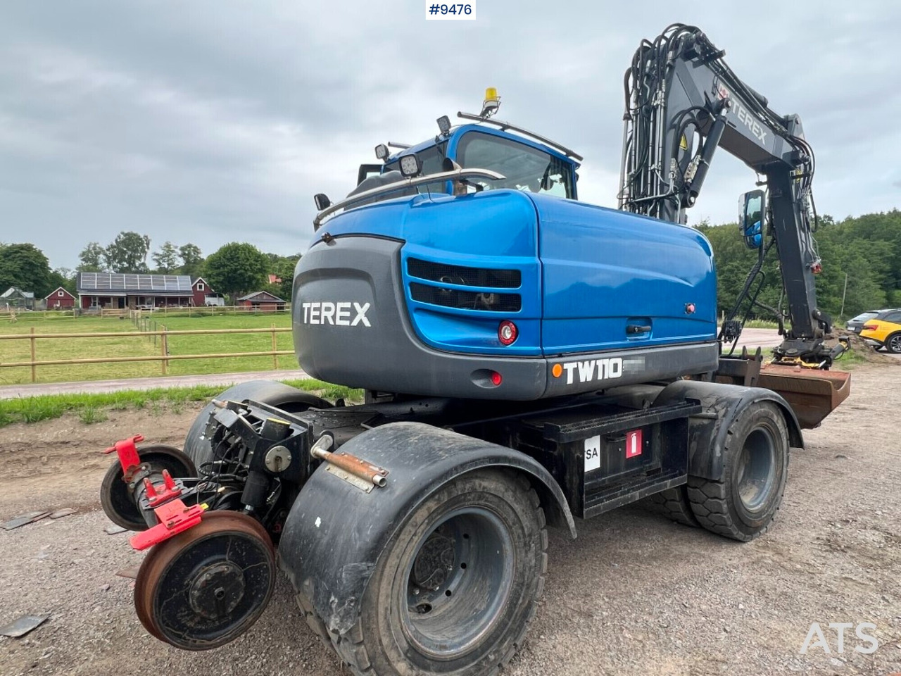Terex TW 110 Railway machine (VIDEO) - Pelle sur pneus: photos 4 Terex TW 110 Railway machine (VIDEO) - Pelle sur pneus: photos 4