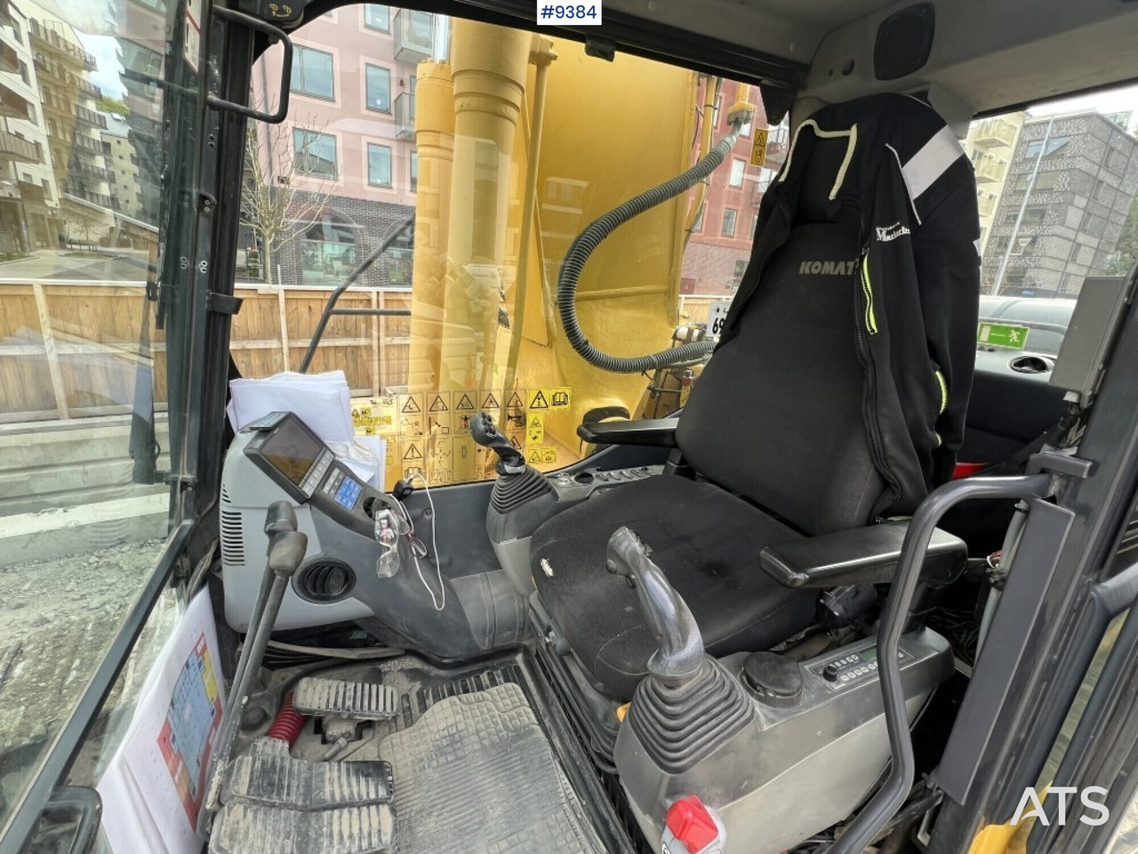 Tracked excavator Komatsu PC210LC (VIDEO) - Pelle sur chenille: photos 5 Tracked excavator Komatsu PC210LC (VIDEO) - Pelle sur chenille: photos 5