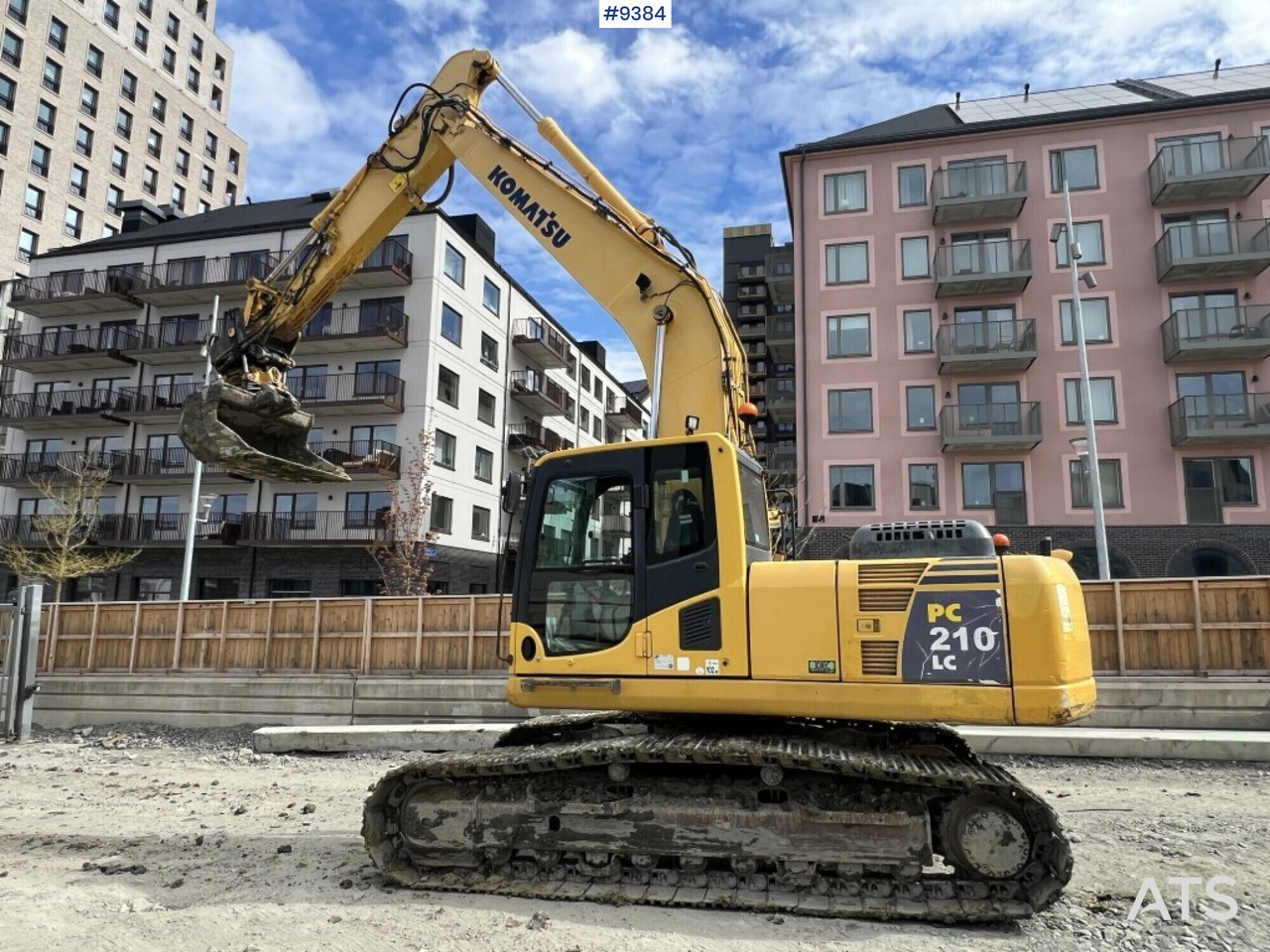 Tracked excavator Komatsu PC210LC (VIDEO) - Pelle sur chenille: photos 3 Tracked excavator Komatsu PC210LC (VIDEO) - Pelle sur chenille: photos 3