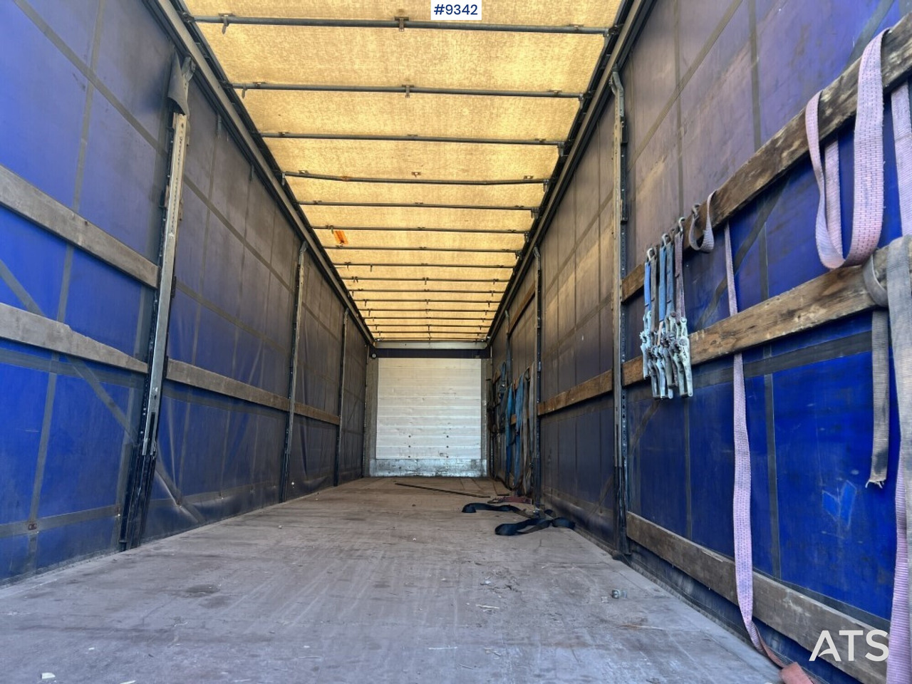 Trailer SCHMITZ CARGOBULL - Semi-remorque rideaux coulissants: photos 2 Trailer SCHMITZ CARGOBULL - Semi-remorque rideaux coulissants: photos 2