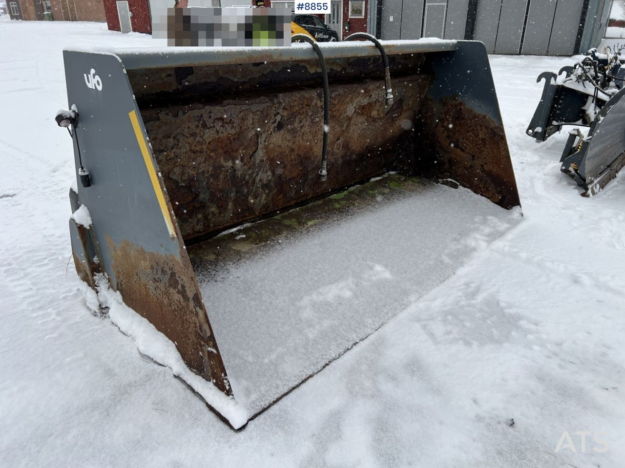 UFO Sand spreader bucket 3.5 cubic meters - Matériel de chantier: photos 1 UFO Sand spreader bucket 3.5 cubic meters - Matériel de chantier: photos 1