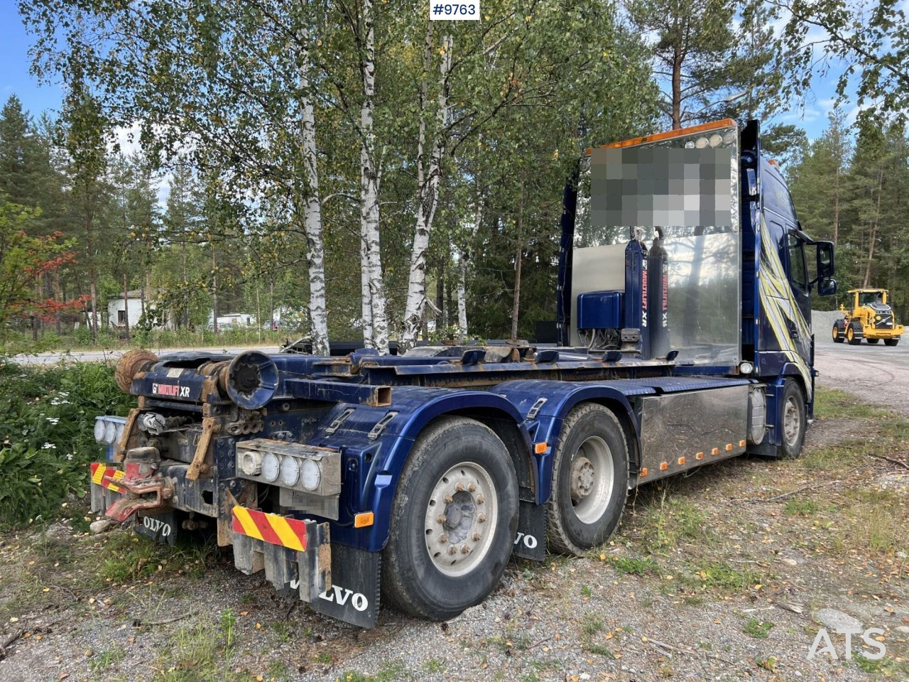 VOLVO FH16-660 6*2 LAXO-Bracket with load changer, woodchip box, and flatbed - Camion ampliroll: photos 3 VOLVO FH16-660 6*2 LAXO-Bracket with load changer, woodchip box, and flatbed - Camion ampliroll: photos 3