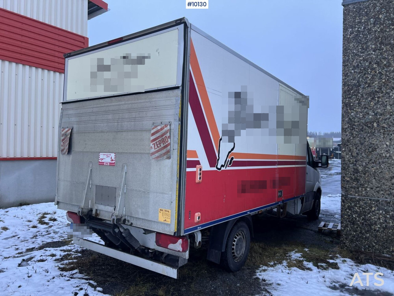 VW Volkswagen Crafter van with tailgate lift - Reparation OBJECT - Fourgon grand volume: photos 4 VW Volkswagen Crafter van with tailgate lift - Reparation OBJECT - Fourgon grand volume: photos 4