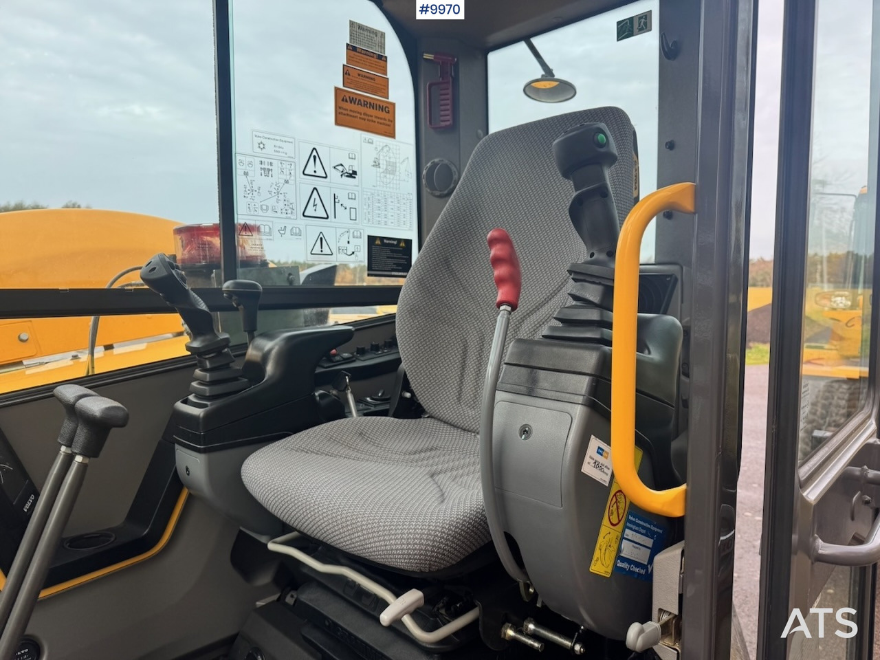 Volvo ECR88D crawler excavator with rotor tilt, 3 buckets, and ripper. 910 hours! - Pelle sur chenille: photos 5 Volvo ECR88D crawler excavator with rotor tilt, 3 buckets, and ripper. 910 hours! - Pelle sur chenille: photos 5