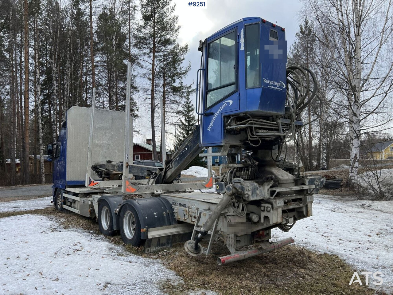 Volvo FH 16 6*4 Logging truck with crane - Camion grumier: photos 4 Volvo FH 16 6*4 Logging truck with crane - Camion grumier: photos 4