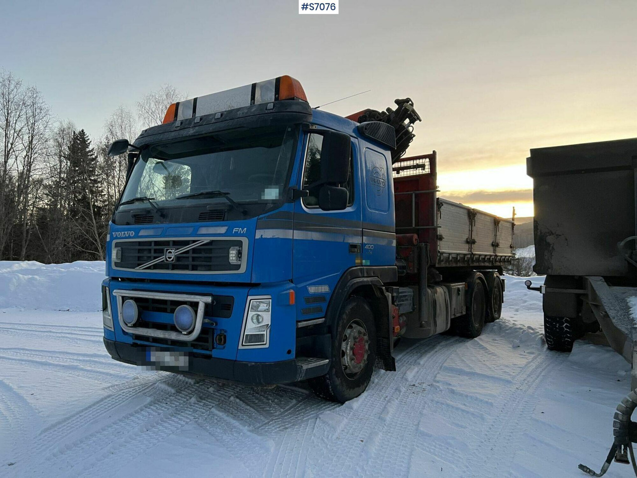 Volvo FM 400 6*2 Crane Truck with tiltable flatbed Palfinger PK16502 - Camion grue: photos 2 Volvo FM 400 6*2 Crane Truck with tiltable flatbed Palfinger PK16502 - Camion grue: photos 2