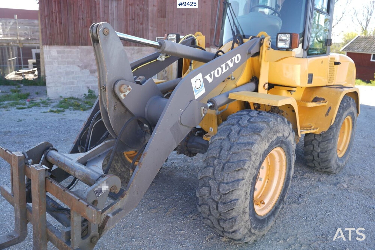 Volvo L35 G with implements (VIDEO) - Chargeuse sur pneus: photos 4 Volvo L35 G with implements (VIDEO) - Chargeuse sur pneus: photos 4