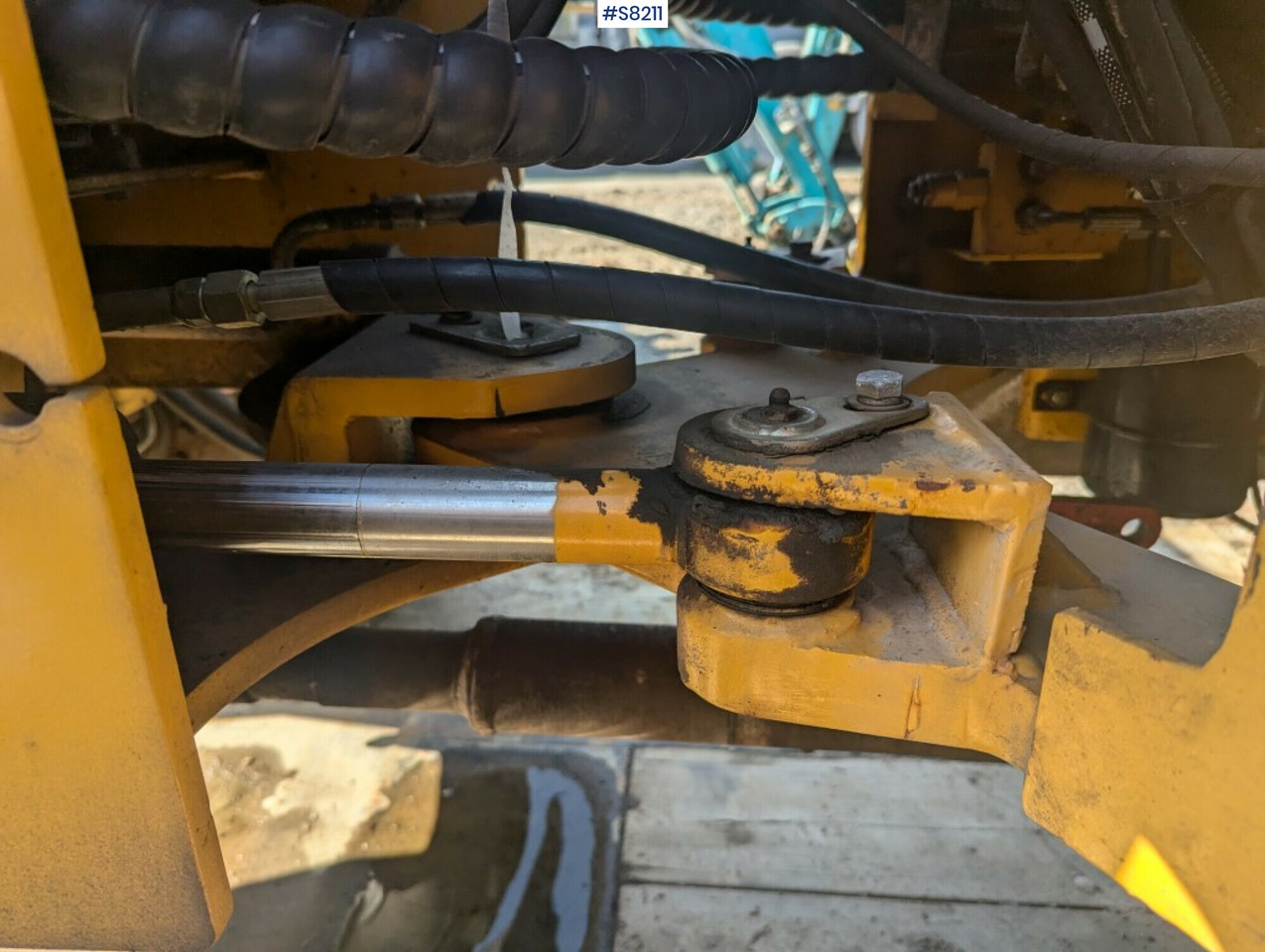 Wheel Loader Wolf WL160 with Bucket - Chargeuse sur pneus: photos 5 Wheel Loader Wolf WL160 with Bucket - Chargeuse sur pneus: photos 5