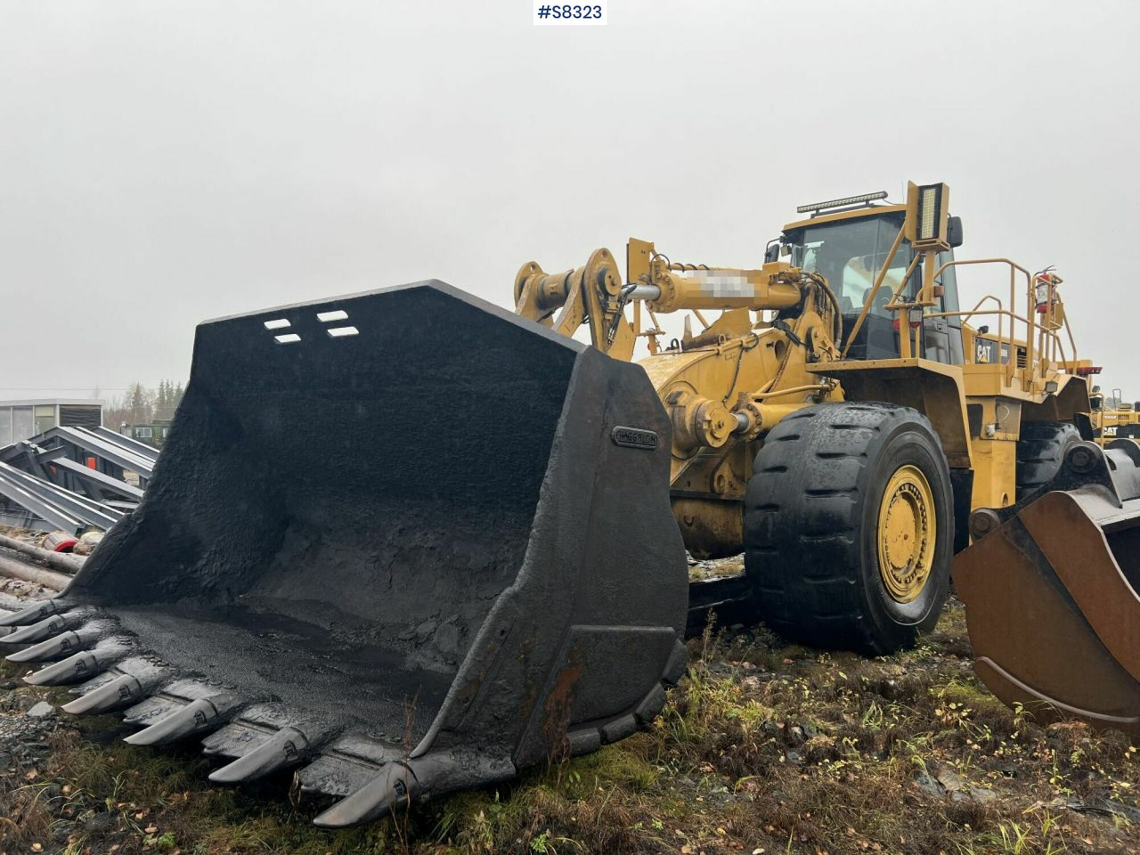 Wheel loader, CAT 988H with bucket - Chargeuse sur pneus: photos 1 Wheel loader, CAT 988H with bucket - Chargeuse sur pneus: photos 1