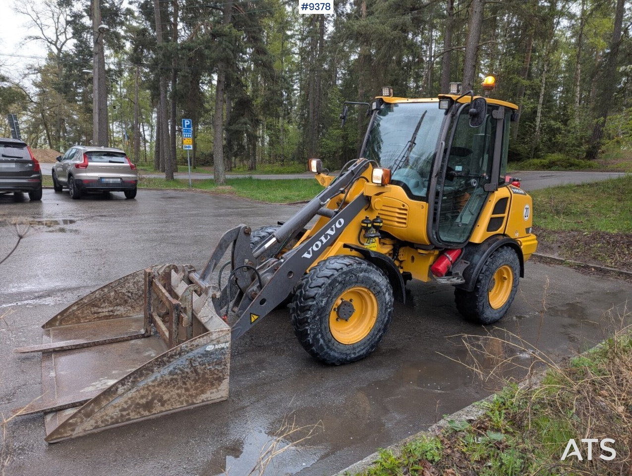 Wheel loader Volvo L25F with attachments (SEE VIDEO) - Chargeuse sur pneus: photos 2 Wheel loader Volvo L25F with attachments (SEE VIDEO) - Chargeuse sur pneus: photos 2