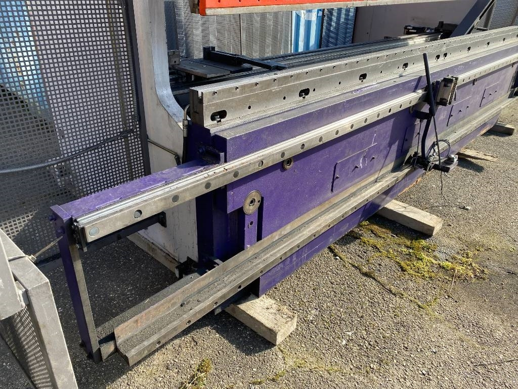Machine-outil BEYELER Presse/Plieuse PR6 2000KNx4100MM endommagé: photos 23