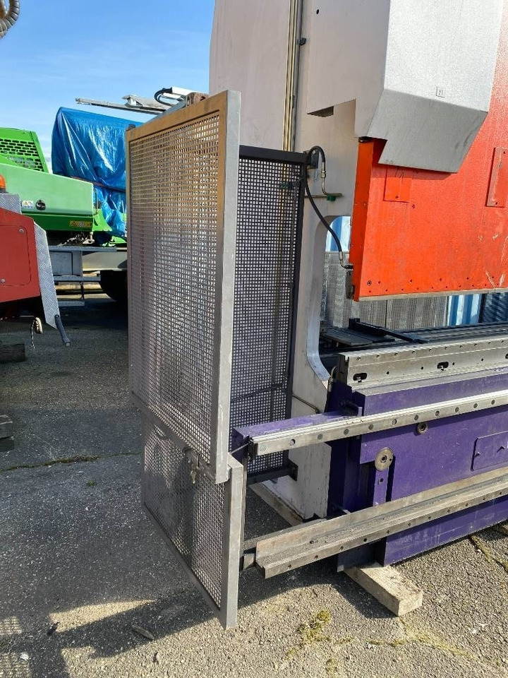 Machine-outil BEYELER Presse/Plieuse PR6 2000KNx4100MM endommagé: photos 21
