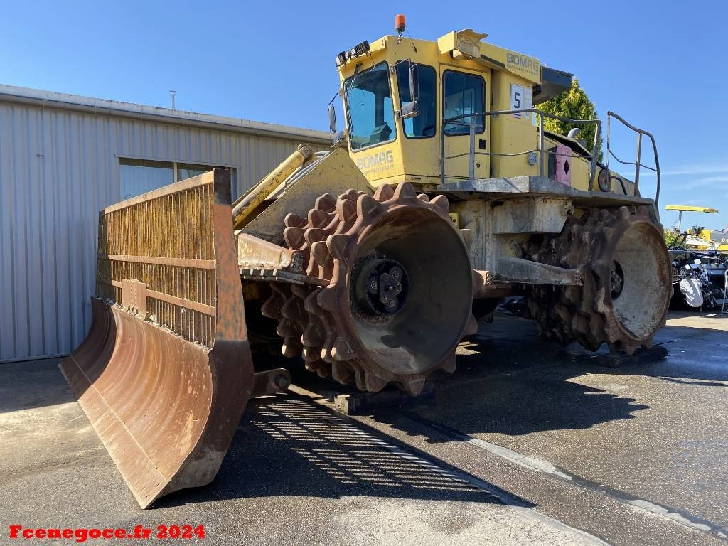 Bomag 1172 RB-2 1er Main / Origine Française - Pilonneuse: photos 1 Bomag 1172 RB-2 1er Main / Origine Française - Pilonneuse: photos 1