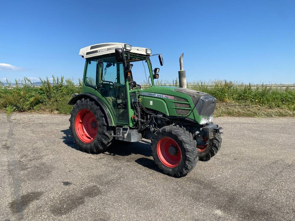 Fendt 209F Vario TMS 1er Main endommagé - Tracteur agricole: photos 3 Fendt 209F Vario TMS 1er Main endommagé - Tracteur agricole: photos 3