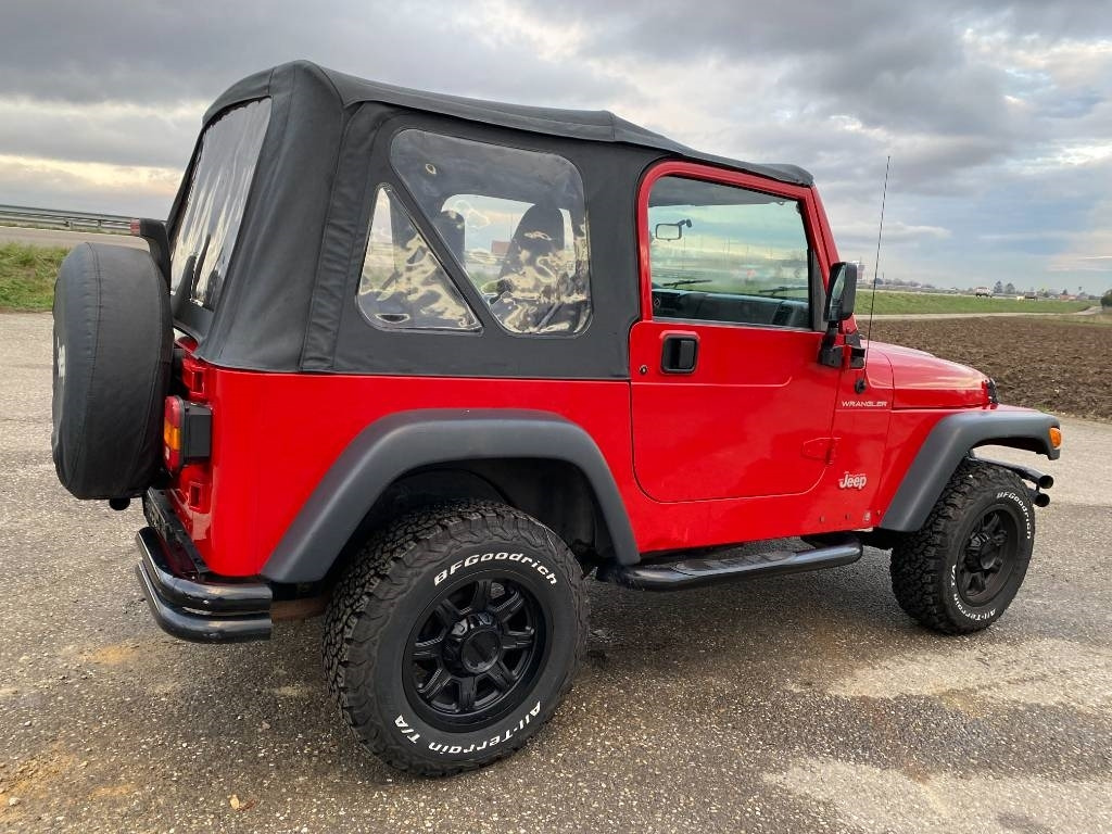 Jeep WRANGLER 2.5i 118 Véhicule d'Origine Française - SUV: photos 4 Jeep WRANGLER 2.5i 118 Véhicule d'Origine Française - SUV: photos 4