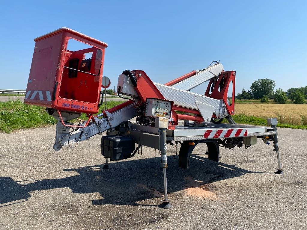 Multitel Nacelle Multitel MX 200 A réviser - Camion avec nacelle: photos 4 Multitel Nacelle Multitel MX 200 A réviser - Camion avec nacelle: photos 4