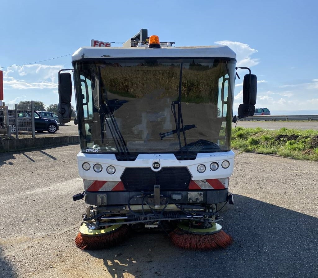 Ravo CR 540 Euro6 Certificat CE / Origine Française - Brosse: photos 2 Ravo CR 540 Euro6 Certificat CE / Origine Française - Brosse: photos 2