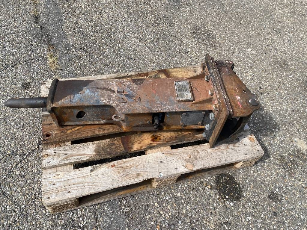 Takeuchi TB 250 + Brise roche et Godets endommagée - Mini pelle: photos 4 Takeuchi TB 250 + Brise roche et Godets endommagée - Mini pelle: photos 4