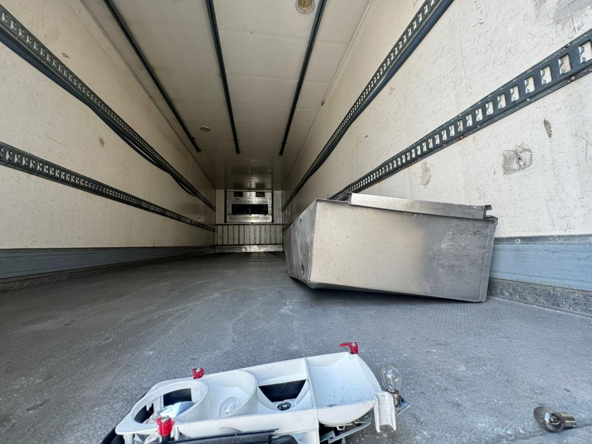 Renault D 19 - Camion frigorifique: photos 5 Renault D 19 - Camion frigorifique: photos 5