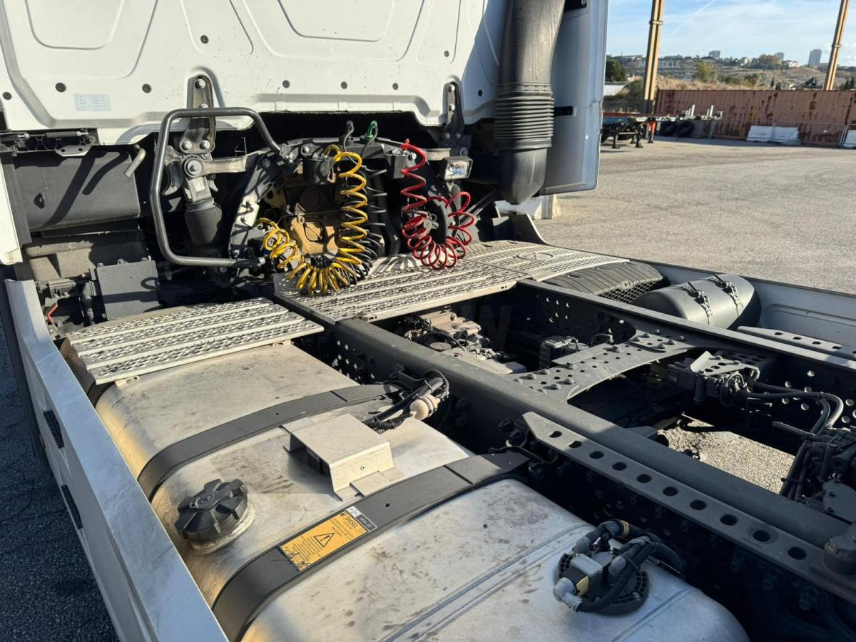 Tracteur routier Mercedes ACTROS 1851: photos 9 Tracteur routier Mercedes ACTROS 1851: photos 9