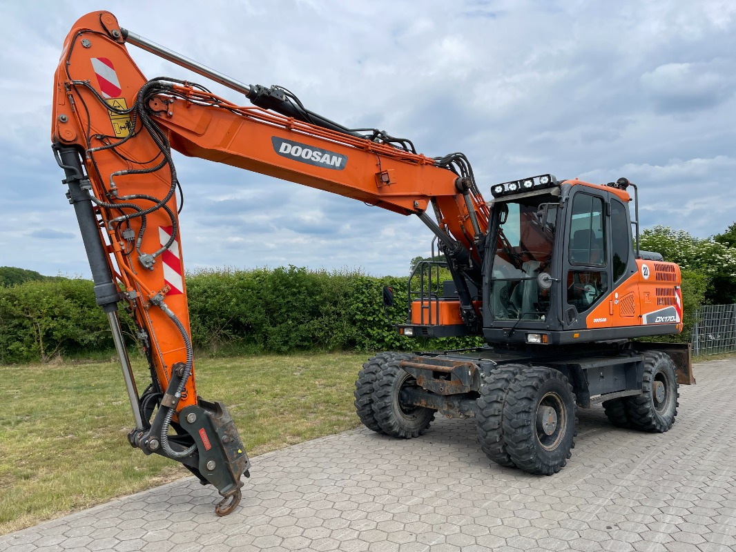 Doosan DX170W-5 - Grue mobile: photos 1 Doosan DX170W-5 - Grue mobile: photos 1