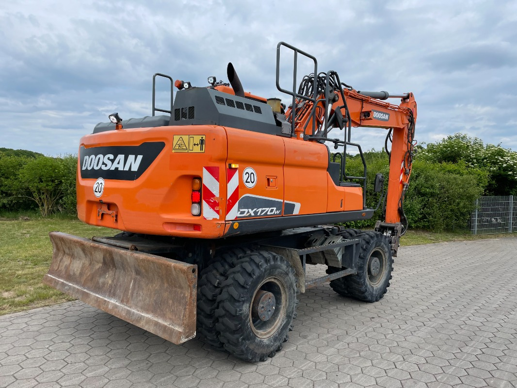 Doosan DX170W-5 - Grue mobile: photos 2 Doosan DX170W-5 - Grue mobile: photos 2