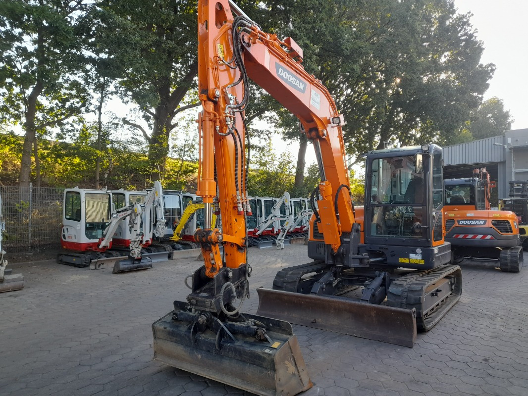 Doosan DX85R-3 - Pelle: photos 1 Doosan DX85R-3 - Pelle: photos 1