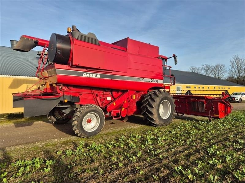 Case IH AXIAL-FLOW 2388 - Moissonneuse-batteuse: photos 3 Case IH AXIAL-FLOW 2388 - Moissonneuse-batteuse: photos 3