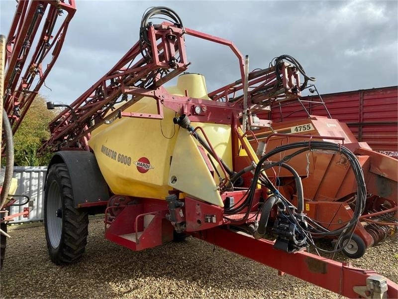 Hardi NAVIGATOR 6000L - Pulvérisateur traîné: photos 2 Hardi NAVIGATOR 6000L - Pulvérisateur traîné: photos 2