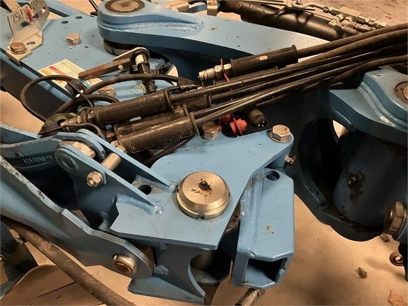 Lemken JUVEL 8VT 5L 100 - Charrue: photos 3 Lemken JUVEL 8VT 5L 100 - Charrue: photos 3