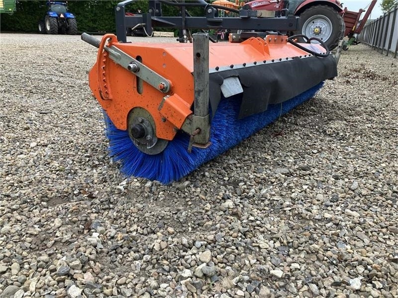 Tuchel 560 Plus - Brosse: photos 3 Tuchel 560 Plus - Brosse: photos 3