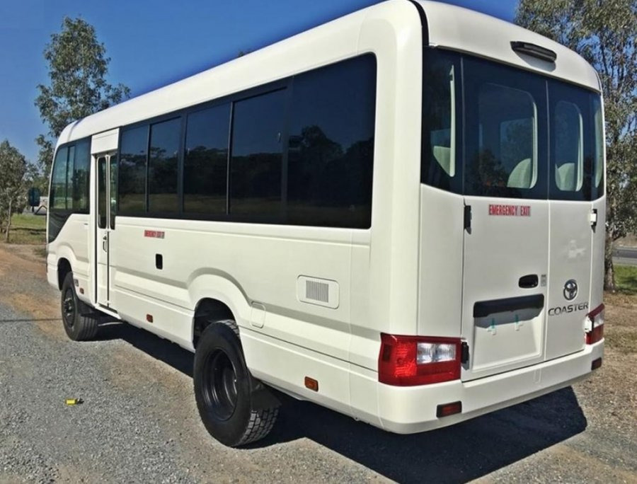 Toyota Coaster 23 SEATS 4x4 4.2L Diesel Manual - Bus interurbain: photos 5 Toyota Coaster 23 SEATS 4x4 4.2L Diesel Manual - Bus interurbain: photos 5