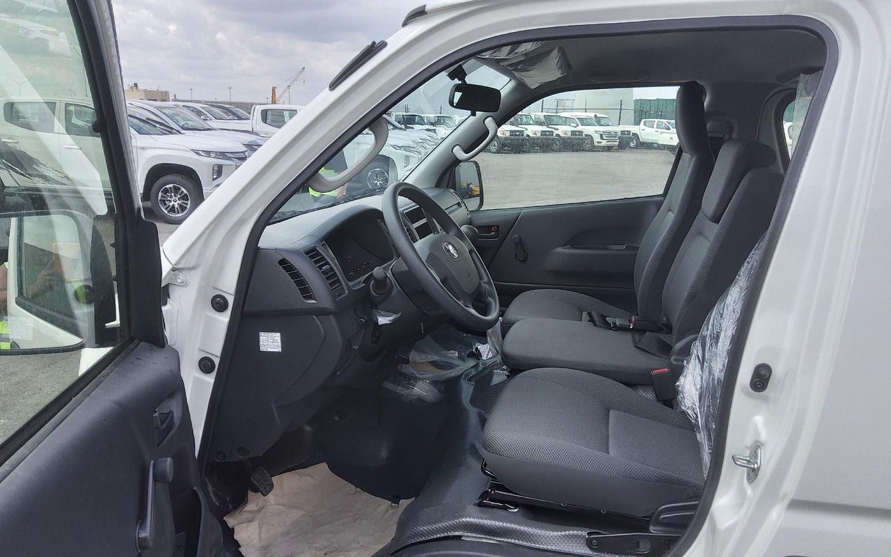 Minibus, Transport de personnes neuf Toyota Hiace STANDARD ROOF 2.5L Diesel Manual: photos 9 Minibus, Transport de personnes neuf Toyota Hiace STANDARD ROOF 2.5L Diesel Manual: photos 9