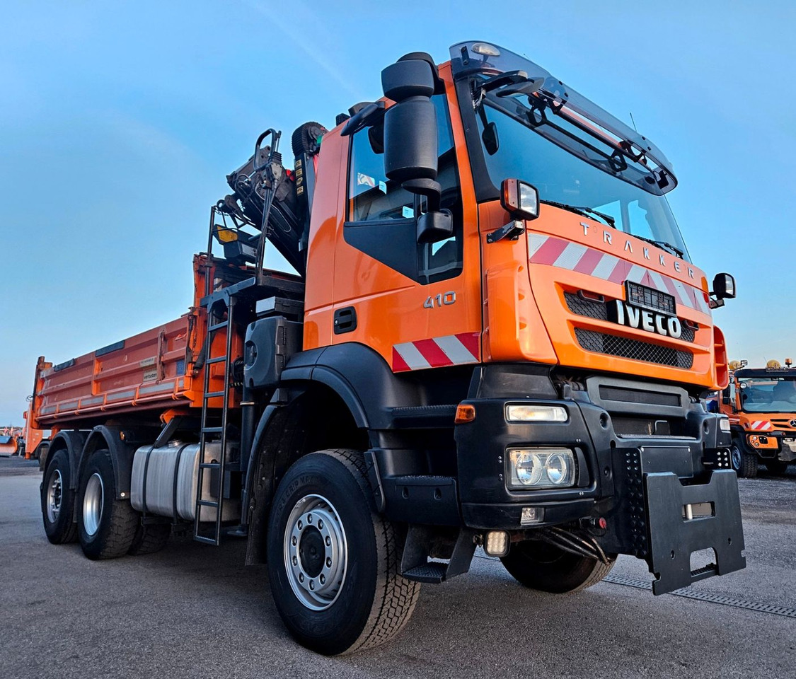 Camion benne, Camion grue Iveco Trakker 410 6x4-4 EEV Palfinger PK12502 Funk: photos 17