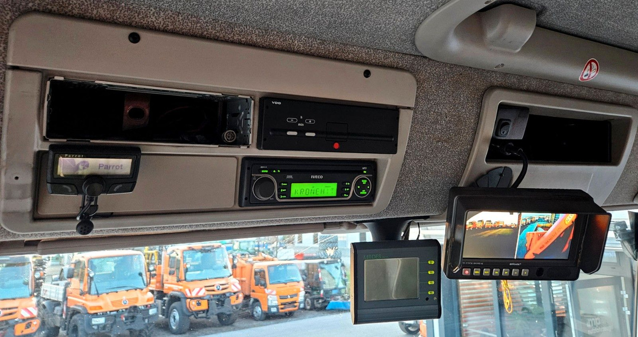 Camion benne, Camion grue Iveco Trakker 410 6x4-4 EEV Palfinger PK12502 Funk: photos 21