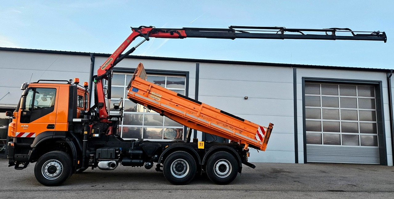 Camion benne, Camion grue Iveco Trakker 410 6x4-4 EEV Palfinger PK12502 Funk: photos 11