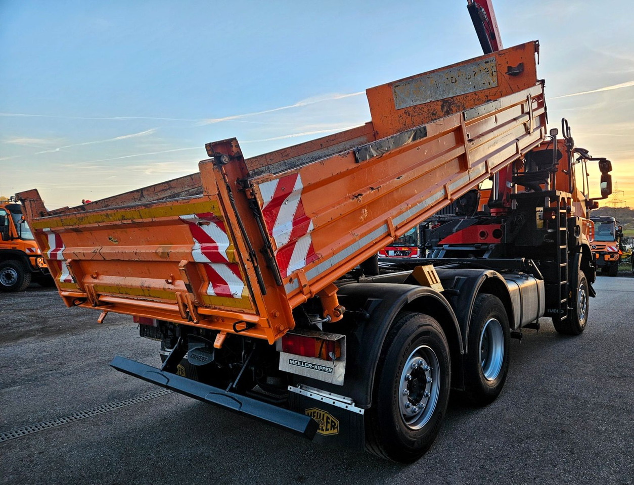 Camion benne, Camion grue Iveco Trakker 410 6x4-4 EEV Palfinger PK12502 Funk: photos 13