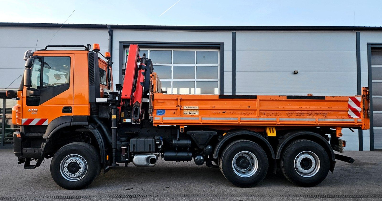 Camion benne, Camion grue Iveco Trakker 410 6x4-4 EEV Palfinger PK12502 Funk: photos 13