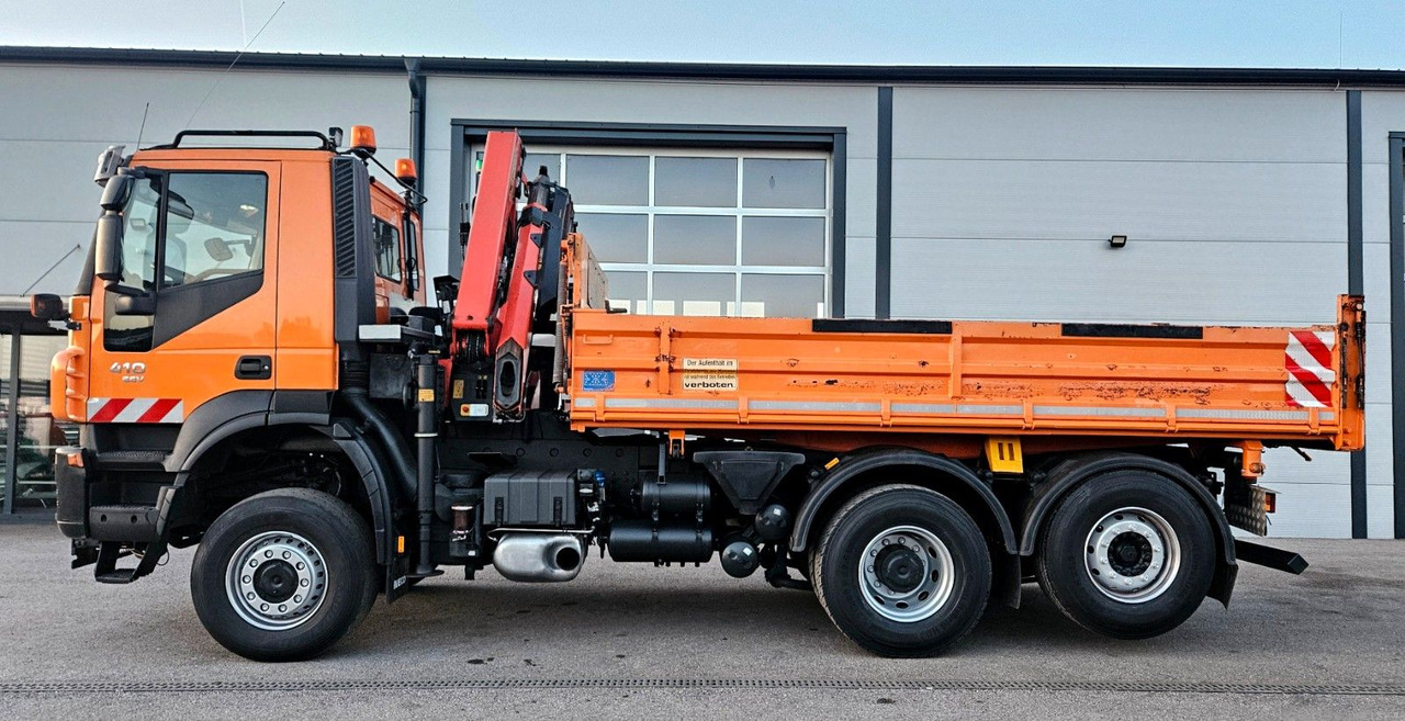 Camion benne, Camion grue Iveco Trakker 410 6x4-4 EEV Palfinger PK12502 Funk: photos 18