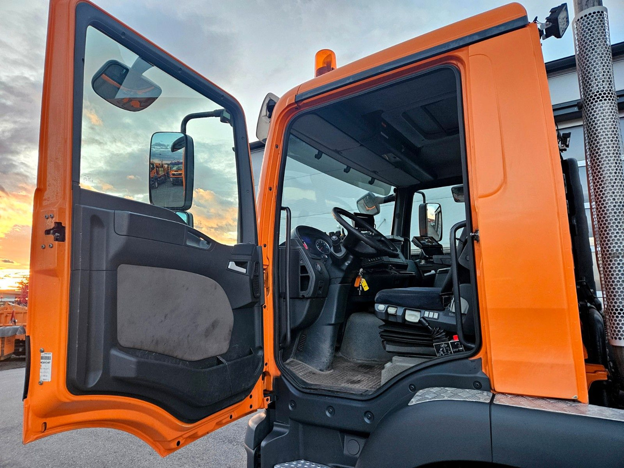Camion benne, Camion grue MAN TGM 18.280 4x4 HIAB 111-3 Funk Kran Winterdienst: photos 17
