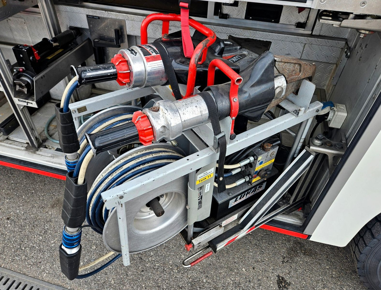 Camion de pompier Mercedes-Benz 1829 Feuerwehr Ziegler RLF 2000/300 TLF Winde: photos 10 Camion de pompier Mercedes-Benz 1829 Feuerwehr Ziegler RLF 2000/300 TLF Winde: photos 10