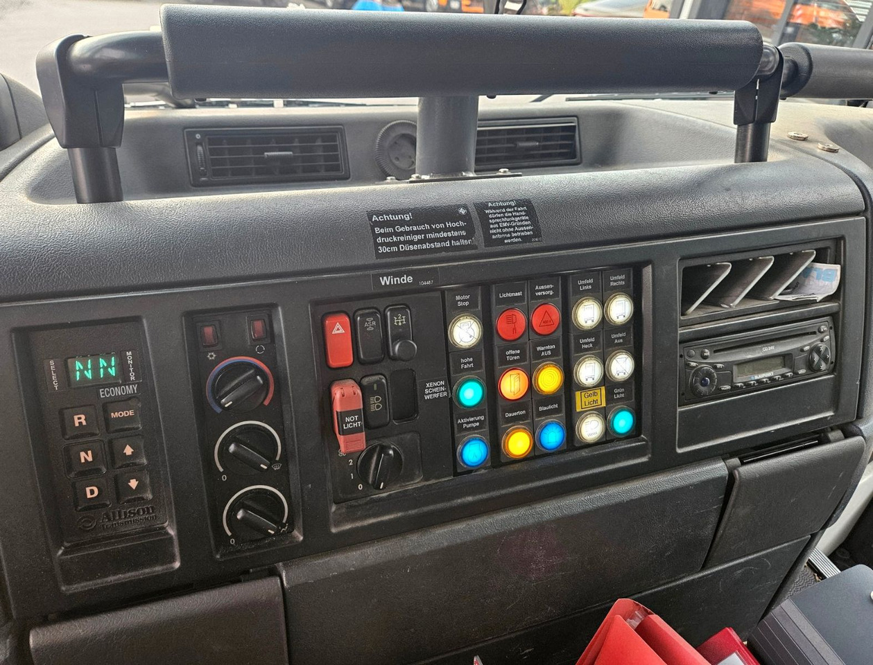 Camion de pompier Mercedes-Benz 1829 Feuerwehr Ziegler RLF 2000/300 TLF Winde: photos 17 Camion de pompier Mercedes-Benz 1829 Feuerwehr Ziegler RLF 2000/300 TLF Winde: photos 17