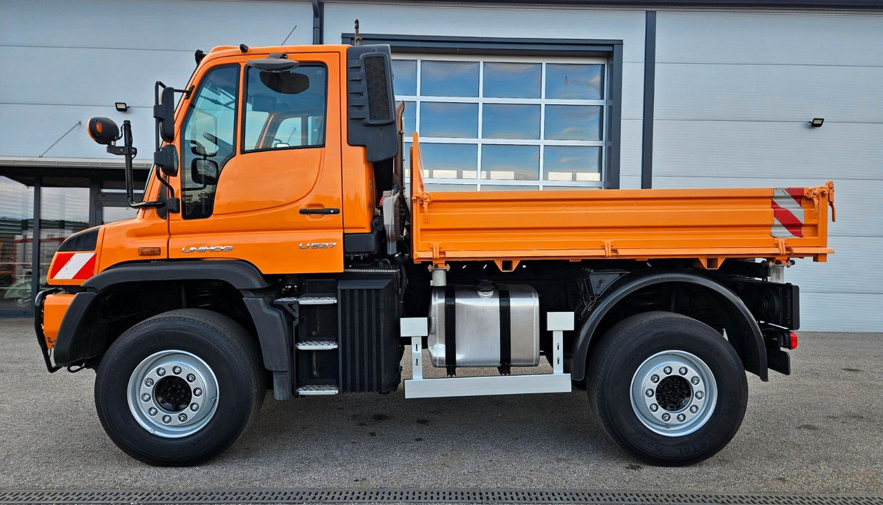 Unimog U527 UGE Euro6 VarioPilot Hydrostat - Camion benne: photos 2 Unimog U527 UGE Euro6 VarioPilot Hydrostat - Camion benne: photos 2