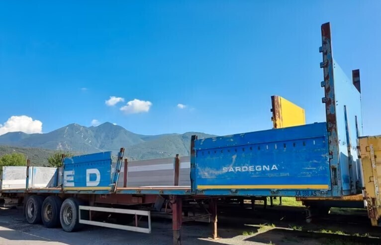 Semirimorchi Pianali - varie marche e modelli - Semi-remorque surbaissé: photos 3 Semirimorchi Pianali - varie marche e modelli - Semi-remorque surbaissé: photos 3