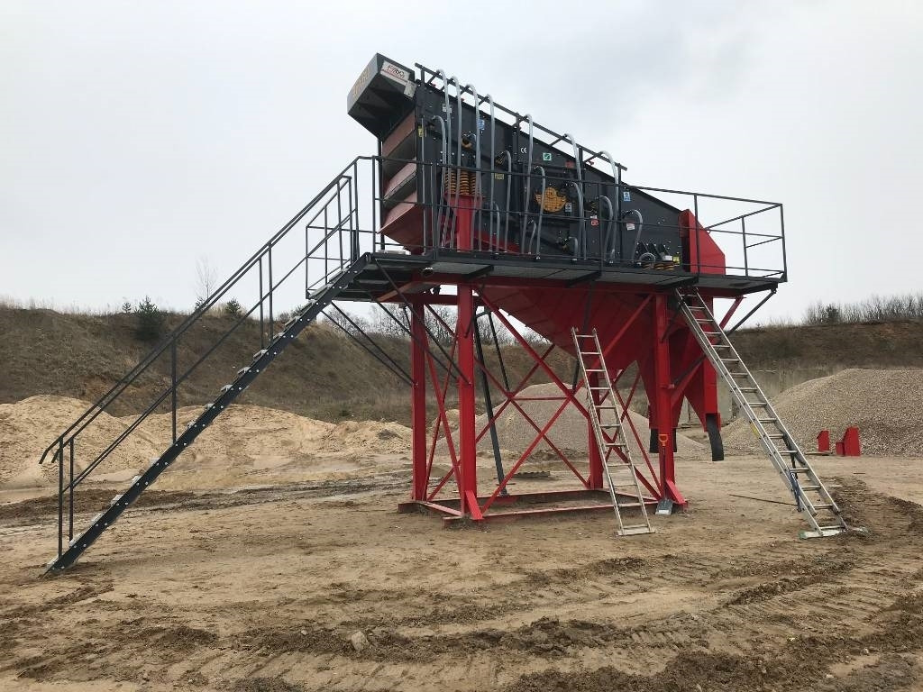 Nowy Przesiewacz Stacjonarny 5m x 1.6m / 3 pokłady - Crible: photos 1 Nowy Przesiewacz Stacjonarny 5m x 1.6m / 3 pokłady - Crible: photos 1