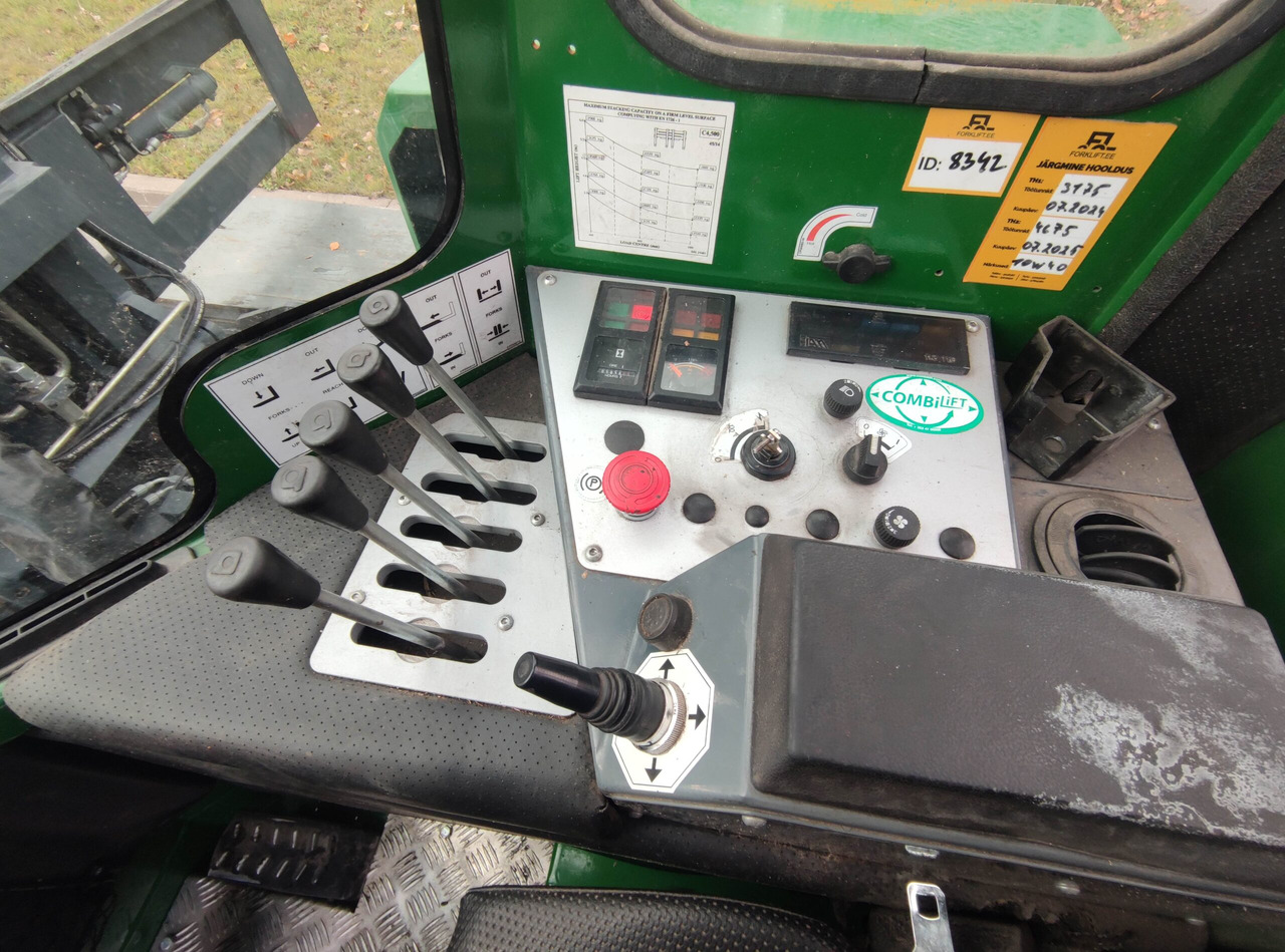 Combilift C4500 - Chariot latéral: photos 5 Combilift C4500 - Chariot latéral: photos 5