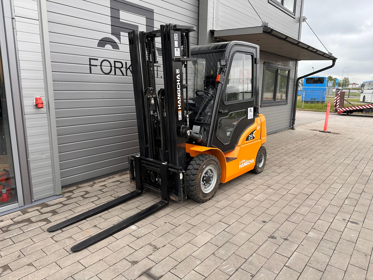 HC XE CPD25-XEY2-SI - Chariot élévateur électrique: photos 1 HC XE CPD25-XEY2-SI - Chariot élévateur électrique: photos 1