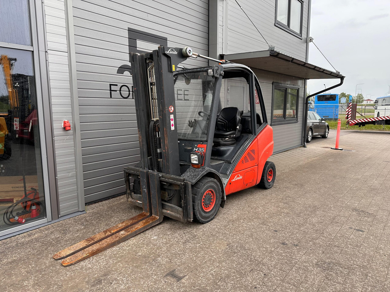 Linde H35T - Chariot élévateur à gaz: photos 1 Linde H35T - Chariot élévateur à gaz: photos 1