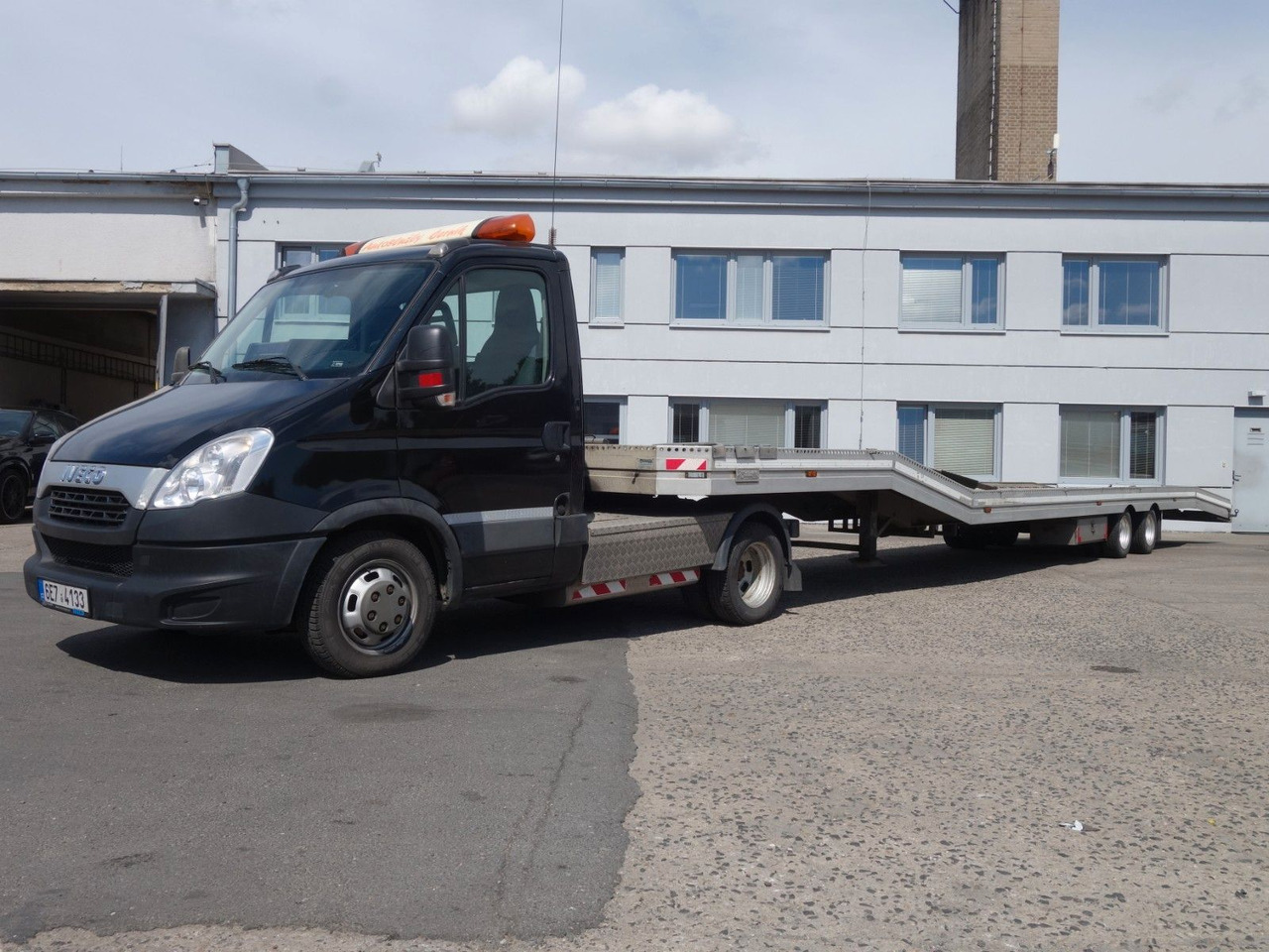 Iveco Daily 35 S 17 mit Anhänger für 3 PKW - Camion porte-voitures: photos 2 Iveco Daily 35 S 17 mit Anhänger für 3 PKW - Camion porte-voitures: photos 2